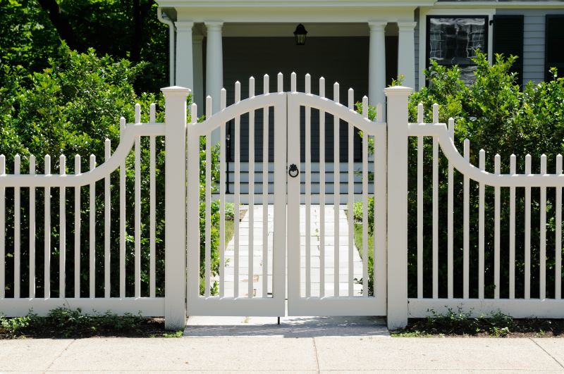 Pool Fence Installation Cost — Cost of Pool Fence Installation